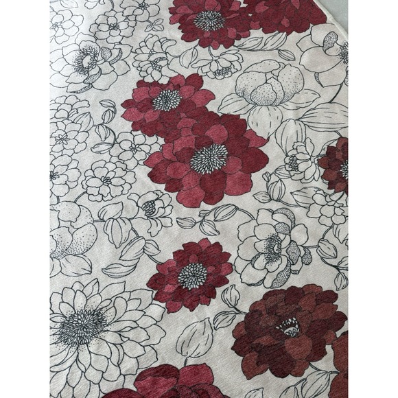 Ruggable Washable Round 6 ftFloral pattern rug (no pad)